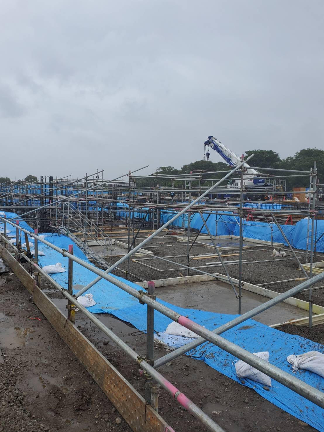 現場写真今日も雨